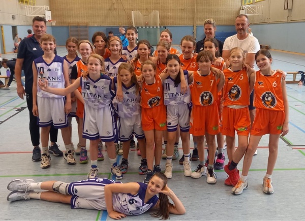 Weibliche Nachwuchsteams zur Saisonvorbereitung beim Hermsdorf Cup