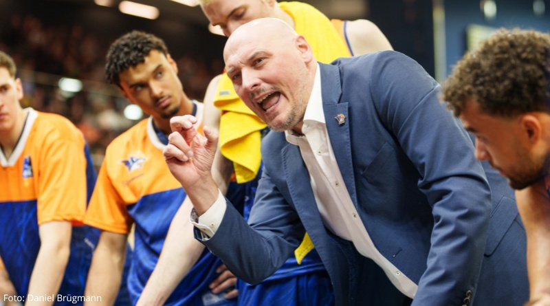 Coach Frasunkiewicz bleibt bei den SEAWOLVES Coach Frasunkiewicz bleibt bei den SEAWOLVES