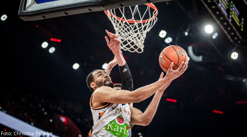 SEAWOLVES chancenlos beim Deutschen Meister SEAWOLVES chancenlos beim Deutschen Meister