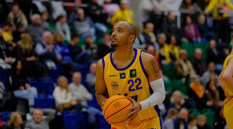 Chris Frazier kehrt zurück